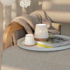 Porcelánový svietnik na dreve HEARTS 8 cm