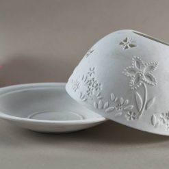 porcelánový svietnik biely s motívom jari